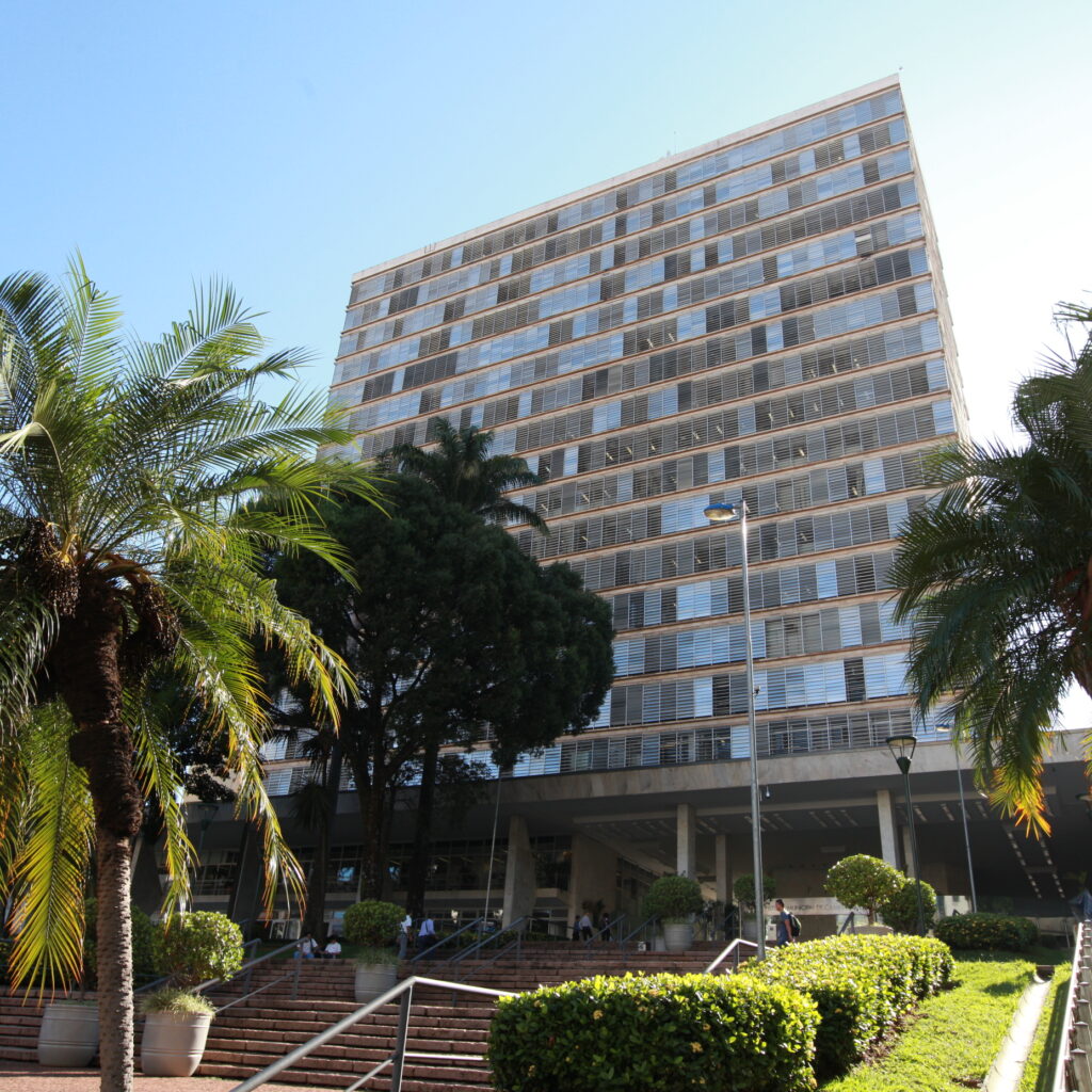Concurso Prefeitura de Campinas SP 2026 abre edital com 5 vagas para tradutor de Libras e salário de R$ 4,1 mil